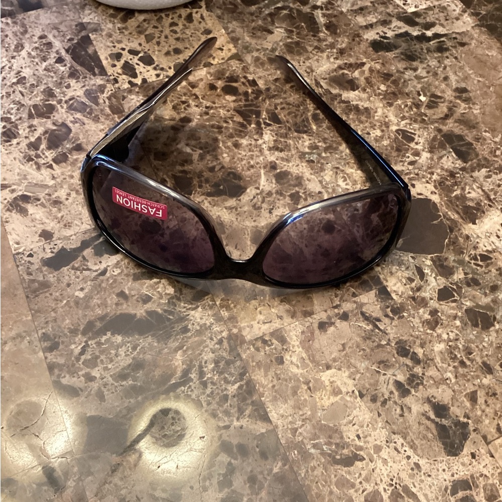 NEW FOSTER GRANT SUNGLASSES